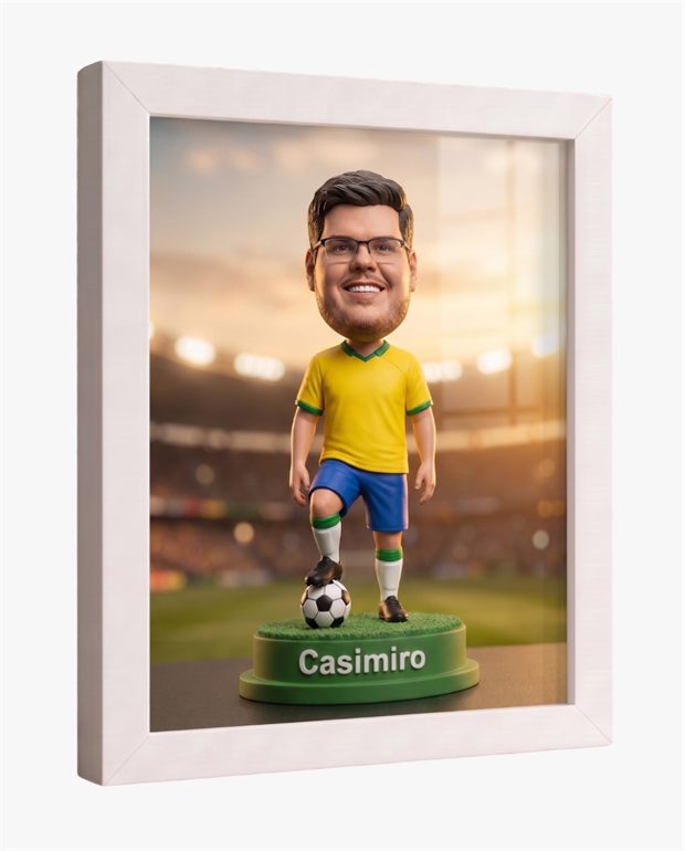 Quadro emoldurado do boneco da Seleção na parede